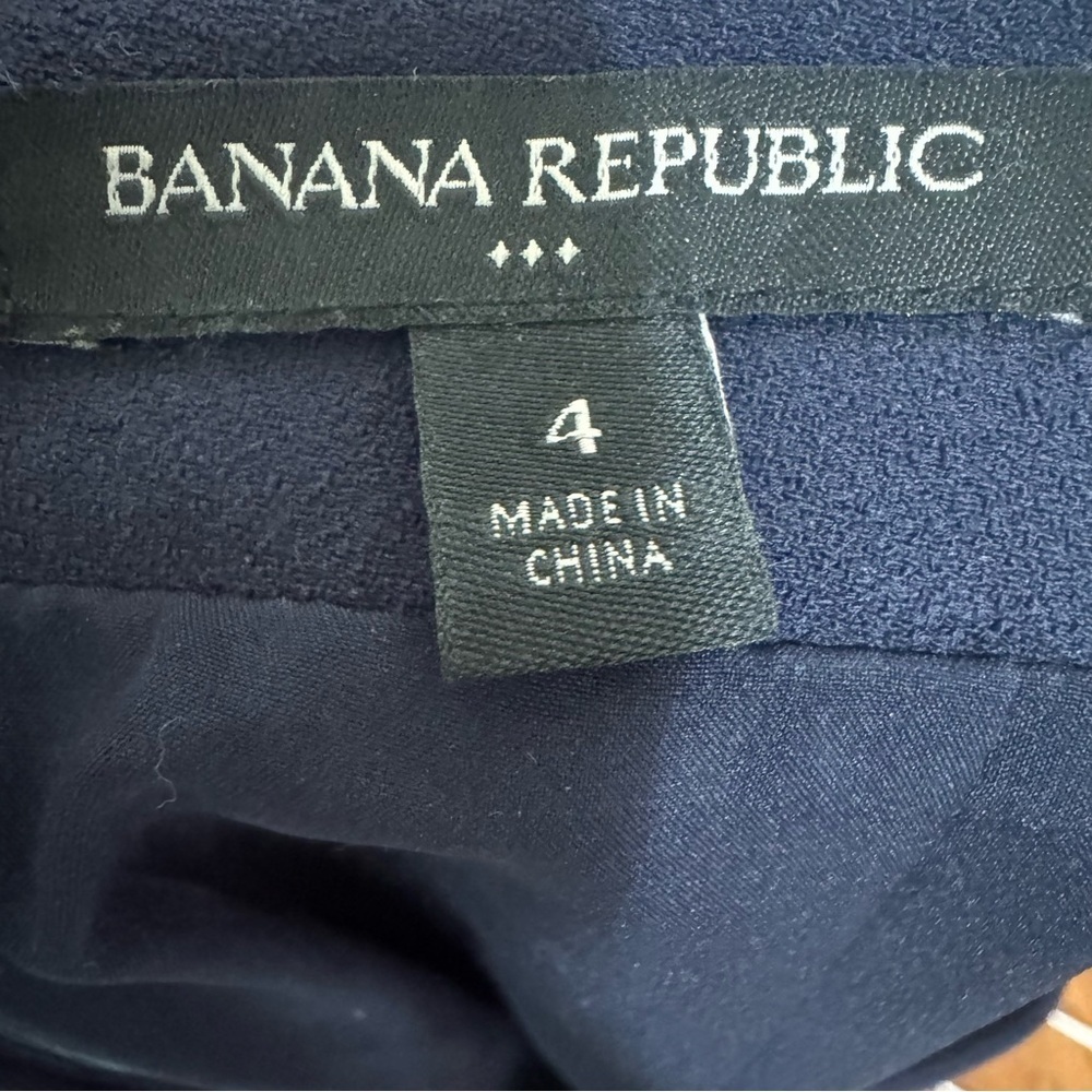 Banana Republic Blue Scallop Hem skirt - Picture 3 of 8